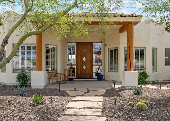 East Desert And Mountain Views 5br Pool Holiday home