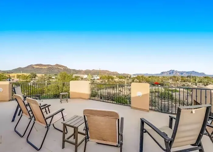 East Desert And Mountain Views 5br Pool Holiday home Mesa
