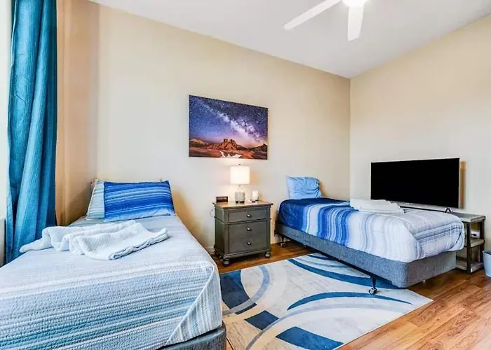 East Desert And Mountain Views 5br Pool Holiday home *