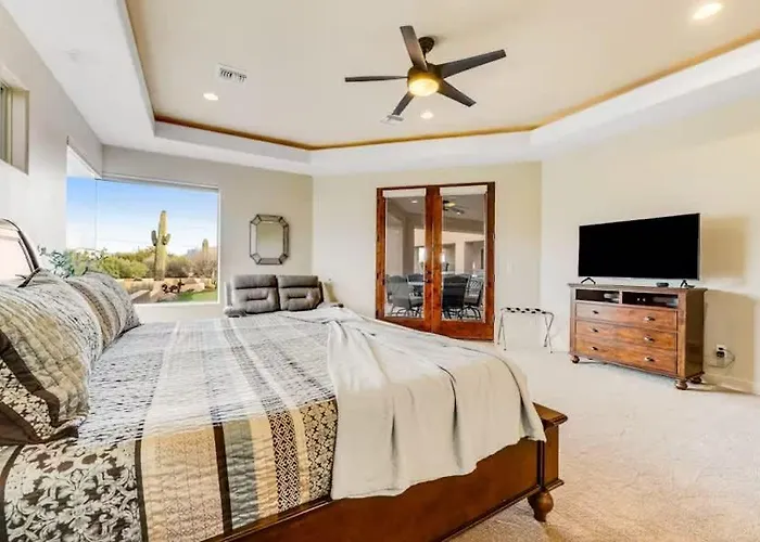 East Desert And Mountain Views 5br Pool Holiday home Mesa