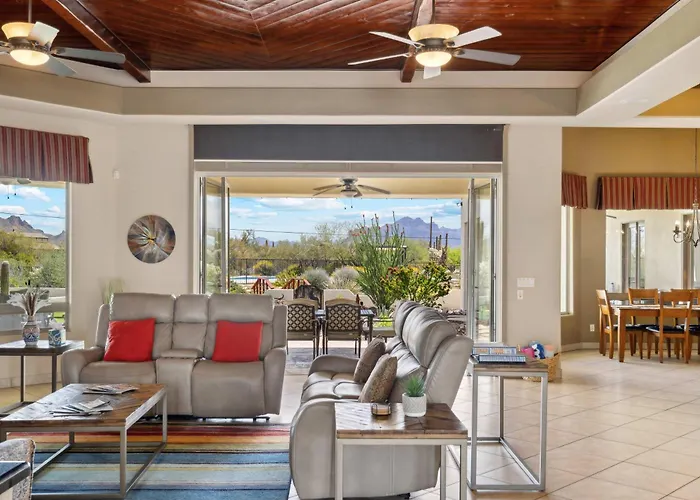 East Desert And Mountain Views 5br Pool Mesa