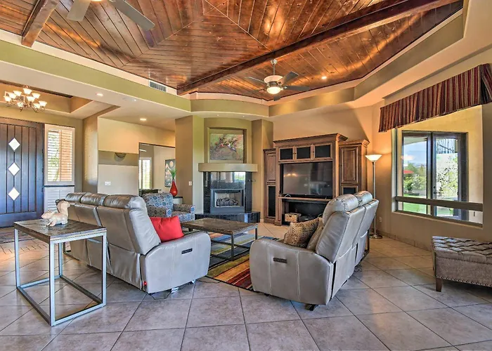 East Desert And Mountain Views 5br Pool
