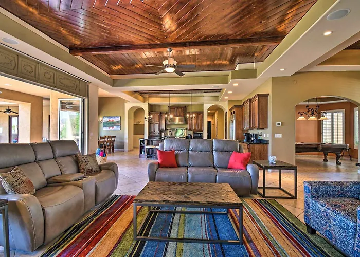 East Desert And Mountain Views 5br Pool